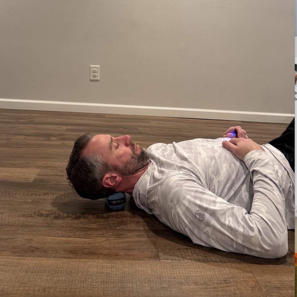 /content/dam/images/golfdigest/fullset/fitness-2025/Neumann suboccipital traction.png