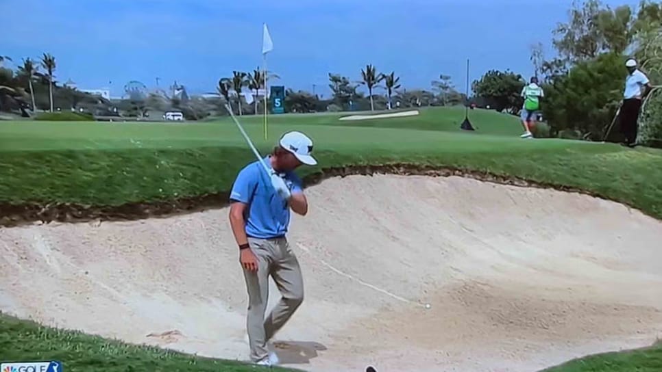 /content/dam/images/golfdigest/fullset/rules-2025/Jake Knapp bunker swipe.png