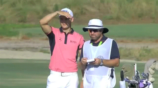 /content/dam/images/golfdigest/unsized/2015/07/20/55ad7951b01eefe207f6e756_blogs-the-loop-kaymer-arms-518.gif
