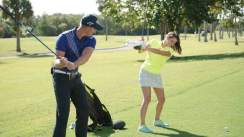 Henrik Stenson Gives Golf Lesson to Amateur American... in Swedish