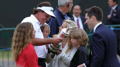 Why Phil Mickelson is pro sports' Father of the Year