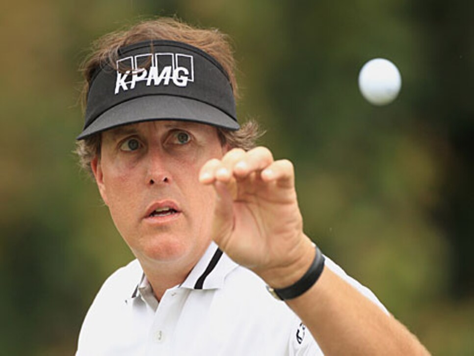 /content/dam/images/golfdigest/fullset/2015/07/20/55ad7150b01eefe207f67de5_golf-tours-news-blogs-local-knowledge-assets_c-2012-03-blog_mickelson_shed_0307-thumb-470x325-59242.jpg