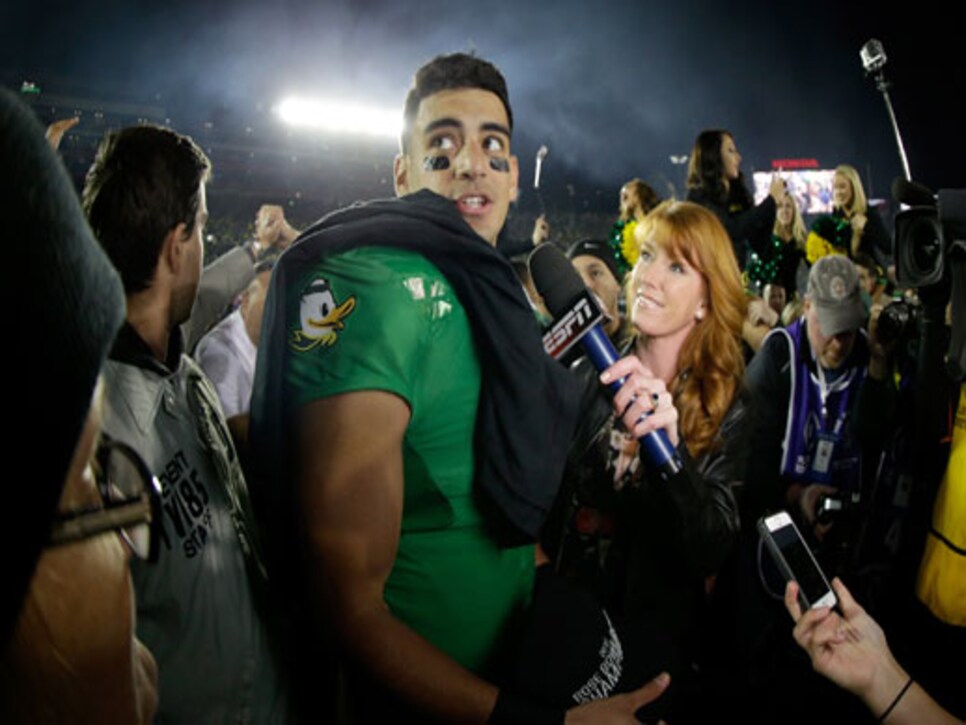 Marcus Mariota Graduates After Taking Golf, Yoga