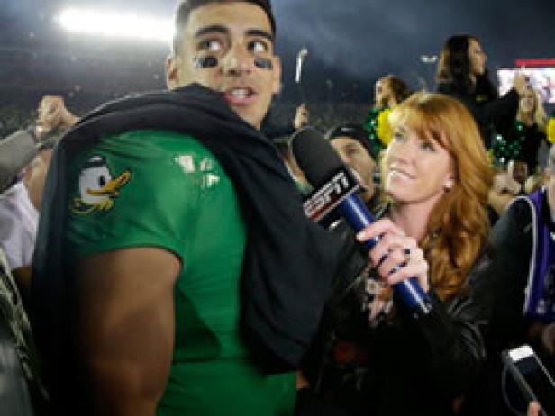 Marcus Mariota Graduates After Taking Golf, Yoga