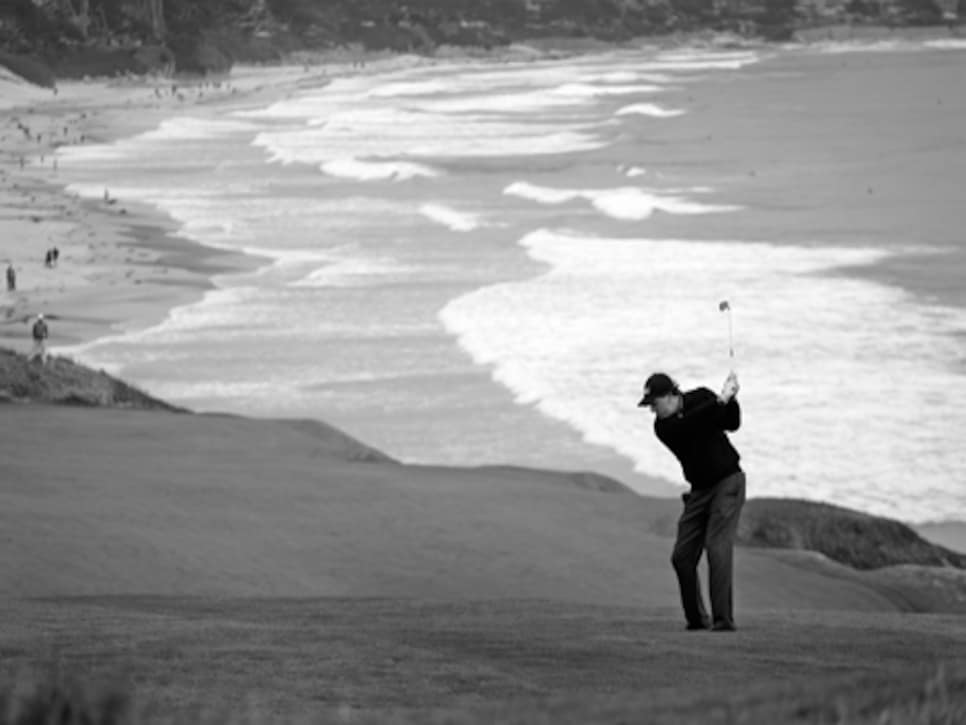 /content/dam/images/golfdigest/fullset/2015/07/20/55ad72dfb01eefe207f697da_golf-tours-news-blogs-local-knowledge-assets_c-2010-06-philBW-thumb-470x313-16901.jpg