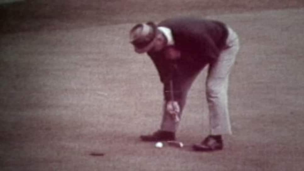 /content/dam/images/golfdigest/fullset/2015/07/20/55ad72ffadd713143b424760_blogs-the-loop-assets_c-2015-03-Putting-Stroke-Sam-Snead-23e-e1406933120455-thumb-560x315-156653.jpg