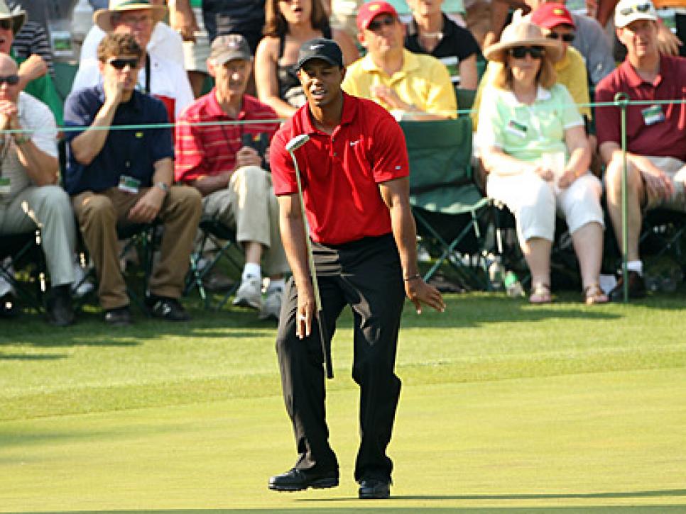 /content/dam/images/golfdigest/fullset/2015/07/20/55ad735cadd713143b424db0_golf-tours-news-blogs-local-knowledge-assets_c-2011-04-tiger_woods_sunday_masters_470-thumb-470x313-30282.jpg