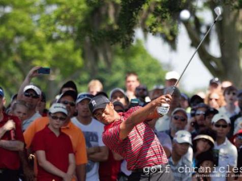 Photo of the Day: Tiger Woods follows through