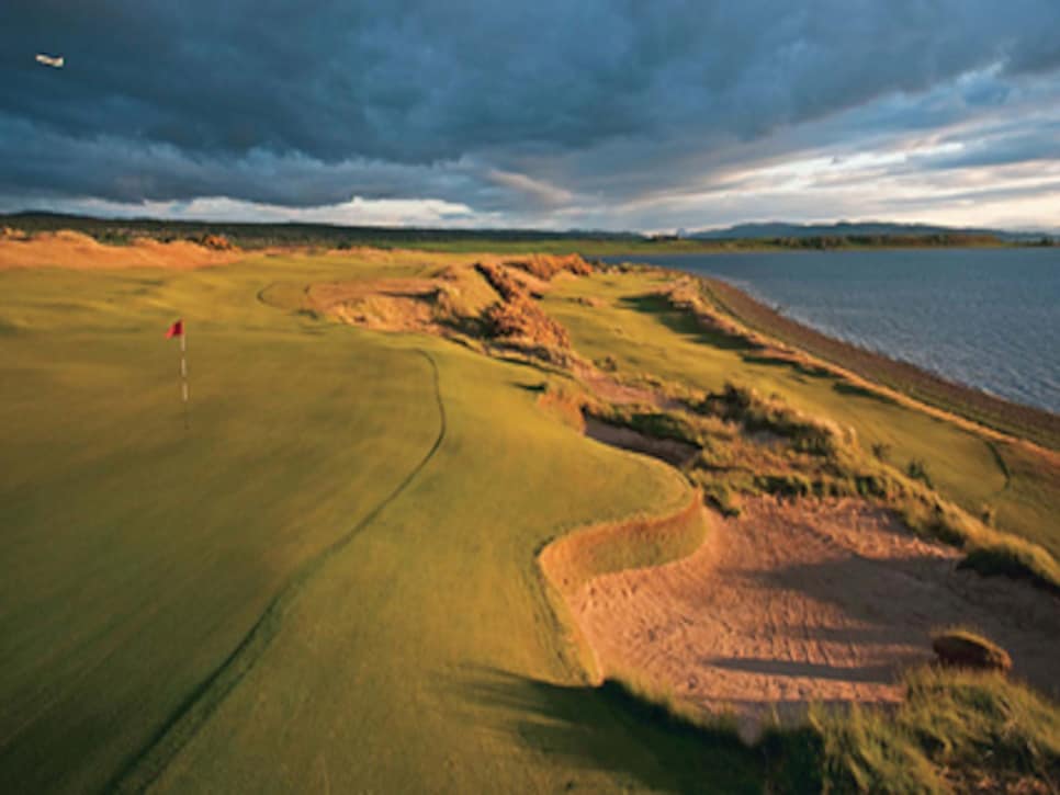 /content/dam/images/golfdigest/fullset/2015/07/20/55ad73c3b01eefe207f6a45c_golf-courses-blogs-wheres-matty-g-CastleStuart.jpg