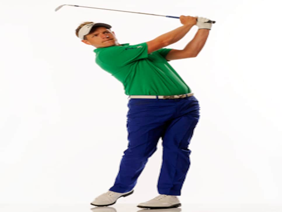 /content/dam/images/golfdigest/fullset/2015/07/20/55ad7543add713143b42656d_golf-instruction-blogs-theinstructionblog-assets_c-2012-09-fitness_friday_luke_donald_092112-thumb-290x411-78922.jpg