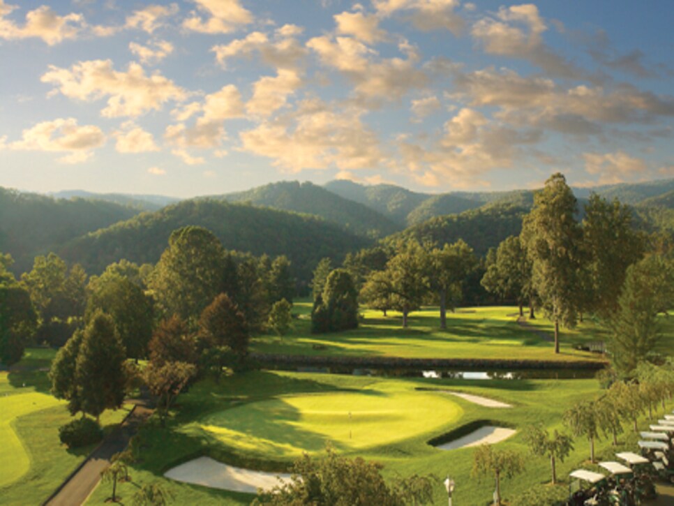 /content/dam/images/golfdigest/fullset/2015/07/20/55ad7556b01eefe207f6b7cc_golf-courses-blogs-wheres-matty-g-assets_c-2012-05-Greenbrier_18_OldWhite-thumb-470x299-66543.jpg