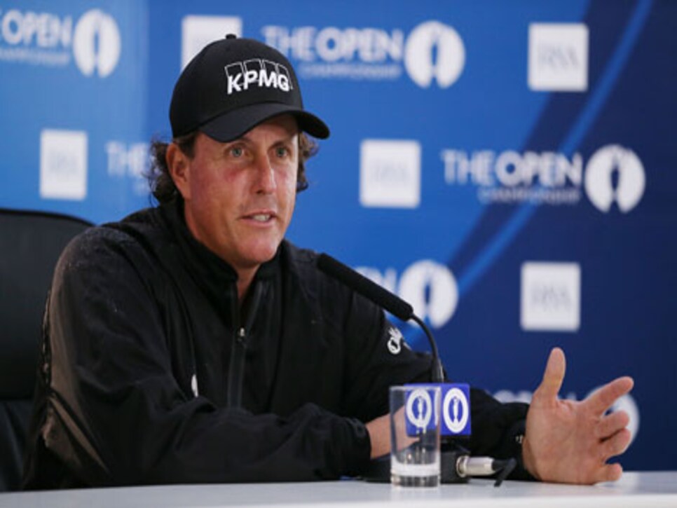 /content/dam/images/golfdigest/fullset/2015/07/20/55ad7617b01eefe207f6c1c0_golf-tours-news-blogs-local-knowledge-assets_c-2013-01-phil-mickelson-interview-470-thumb-470x313-88102.jpg