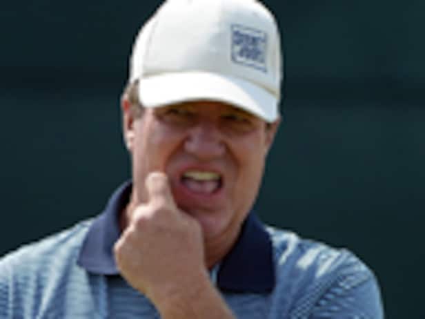 Steve Elkington apologizes for offensive tweets, starts third round