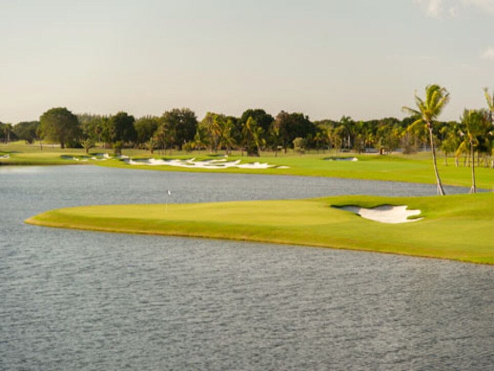 /content/dam/images/golfdigest/fullset/2015/07/20/55ad77e3b01eefe207f6d4e7_golf-tours-news-blogs-local-knowledge-assets_c-2014-03-doral-15-thumb-470x313-116103.jpg