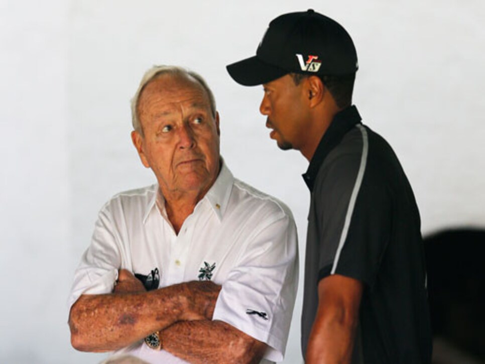 /content/dam/images/golfdigest/fullset/2015/07/20/55ad7861b01eefe207f6daf5_blogs-the-loop-assets_c-2014-04-blog-arnold-palmer-tiger-woods-0403-thumb-518x345-132057.jpg