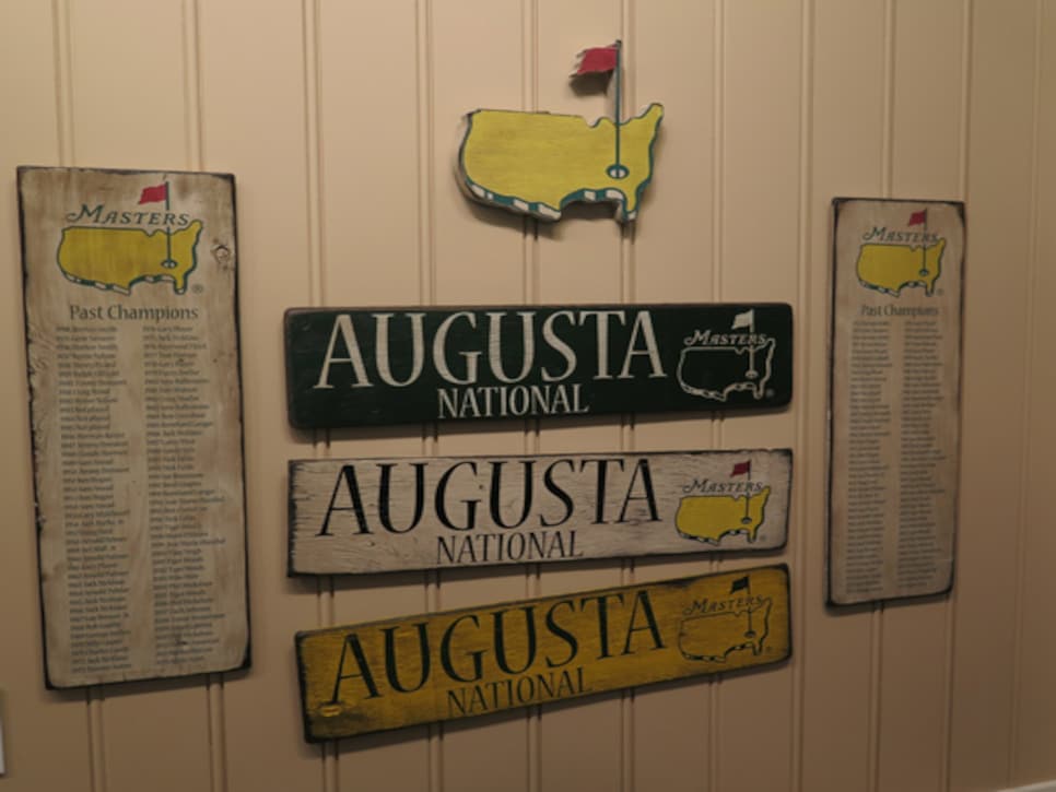 /content/dam/images/golfdigest/fullset/2015/07/20/55ad7875add713143b428d5e_blogs-the-loop-loop-masters-signs-vintage-518.jpg