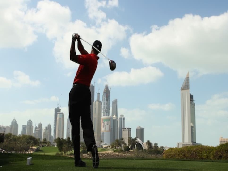 /content/dam/images/golfdigest/fullset/2015/07/20/55ad790fadd713143b429691_blogs-the-loop-140520-tiger-dubai-518.jpg