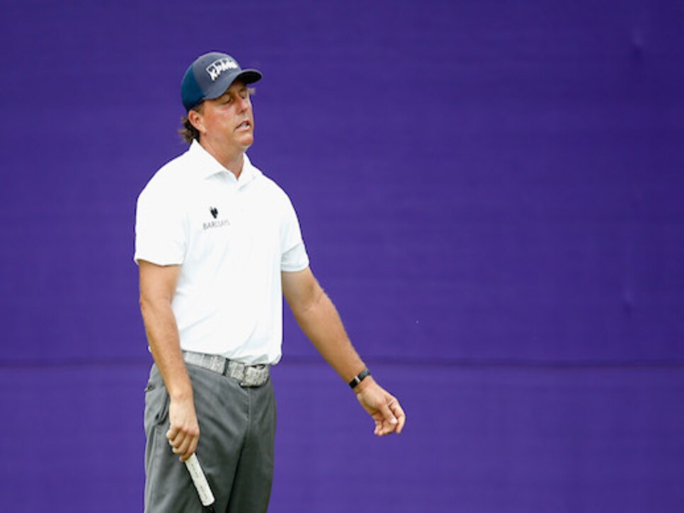 /content/dam/images/golfdigest/fullset/2015/07/20/55ad792fb01eefe207f6e5aa_blogs-the-loop-MickelsonatMemphis.jpg