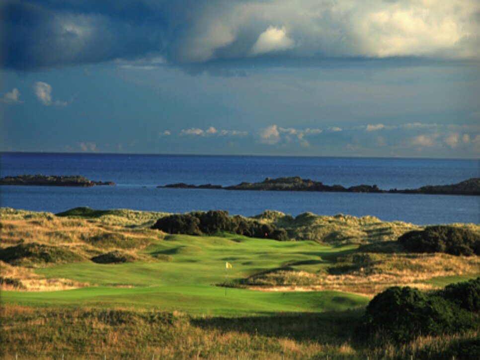 /content/dam/images/golfdigest/fullset/2015/07/20/55ad7956b01eefe207f6e794_blogs-the-loop-royal-portrush-518.jpg