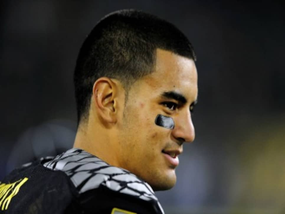 Marcus Mariota Graduates After Taking Golf, Yoga