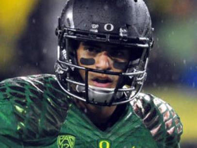 Marcus Mariota Graduates After Taking Golf, Yoga