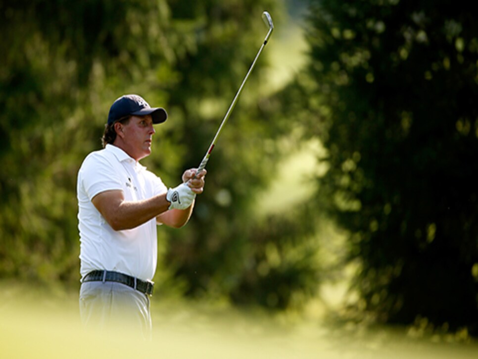 /content/dam/images/golfdigest/fullset/2015/07/20/55ad7a25add713143b42a4fb_blogs-the-loop-phil-mickelson-0802.jpg