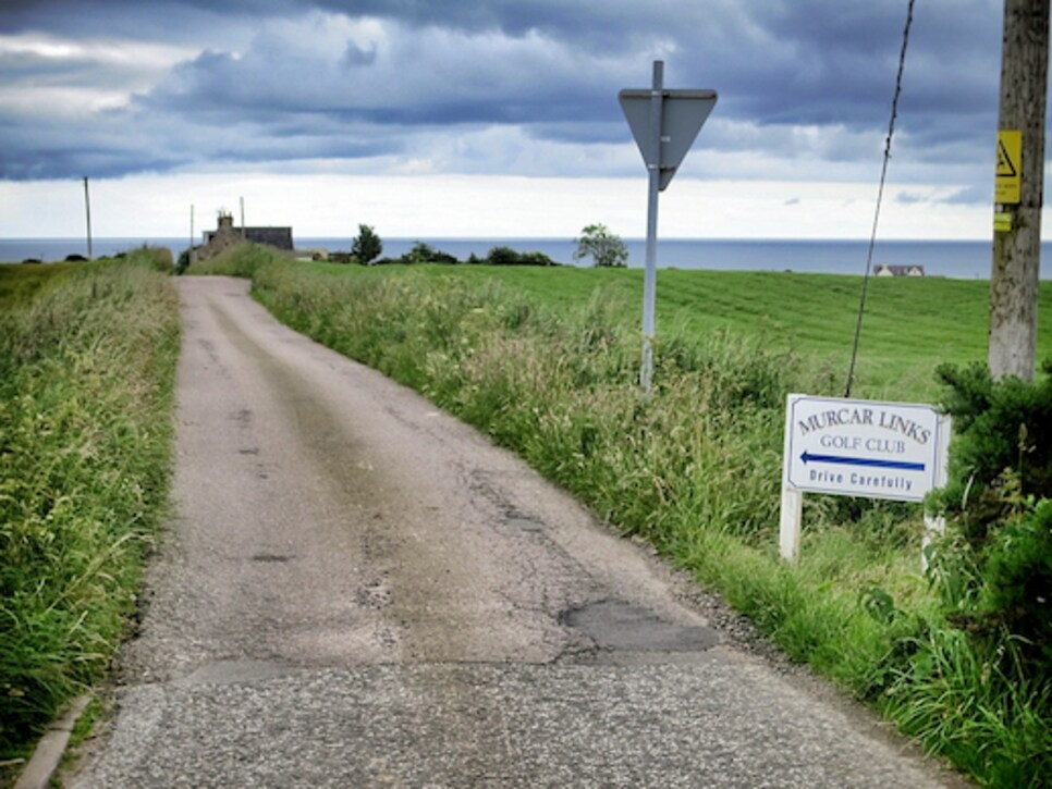 This might actually be the scariest entrance drive in golf | Golf News ...