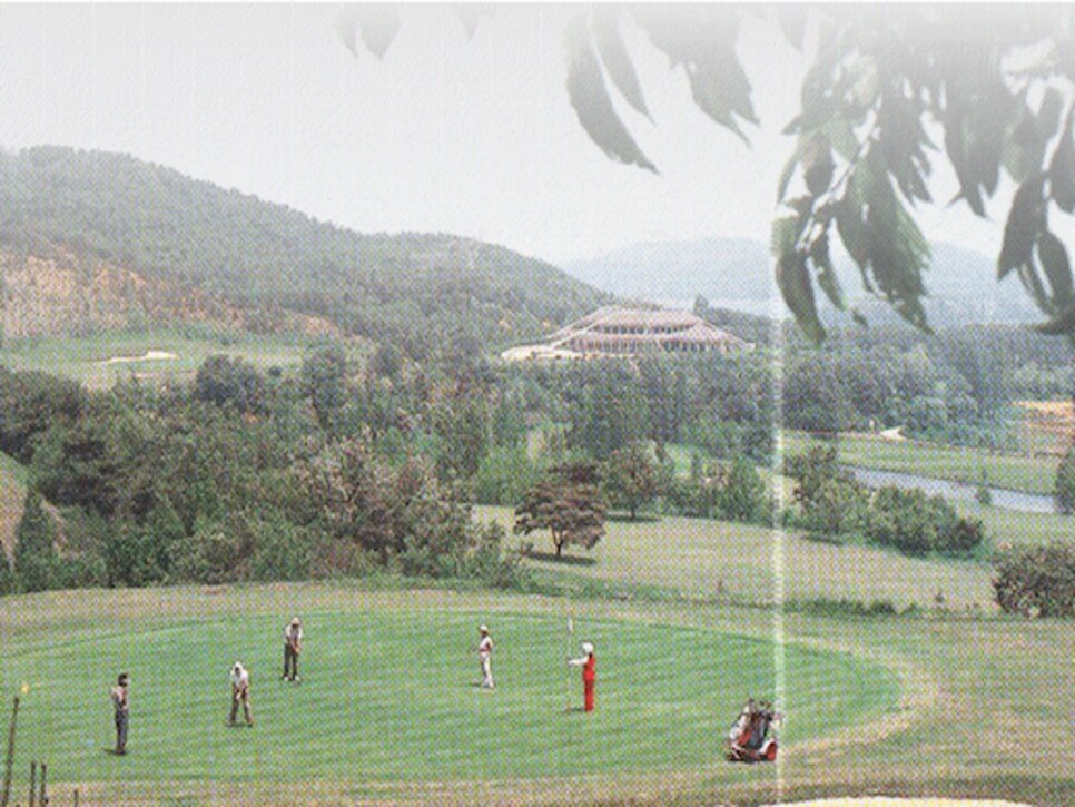 /content/dam/images/golfdigest/fullset/2015/07/20/55ad7a74add713143b42a960_blogs-the-loop-NorthKoreanGolf.jpg