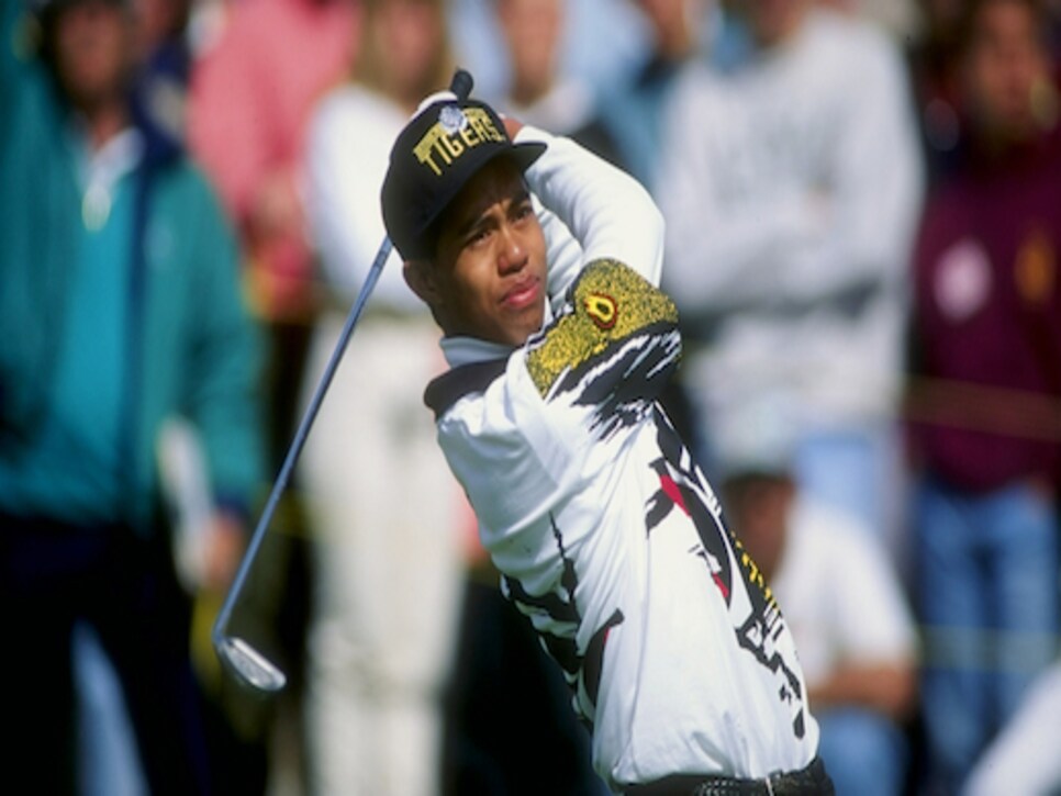 /content/dam/images/golfdigest/fullset/2015/07/20/55ad7b50add713143b42b572_blogs-the-loop-141230-Tiger17-518.jpg