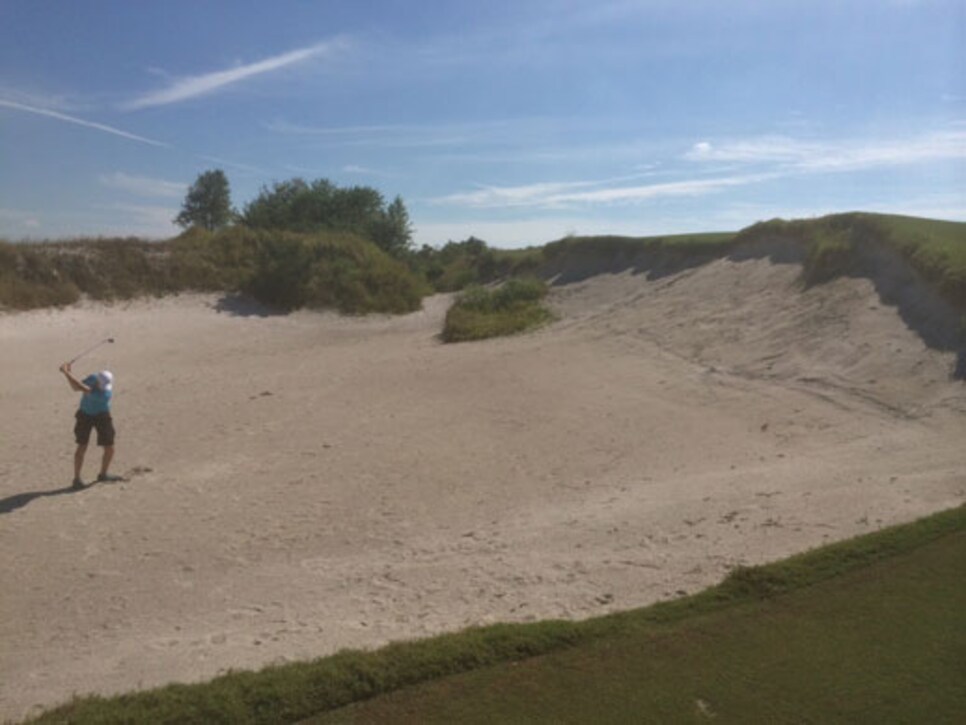 /content/dam/images/golfdigest/fullset/2015/07/20/55ad7b5ab01eefe207f702e5_blogs-the-loop-blog-myers-bunker-1028.jpg