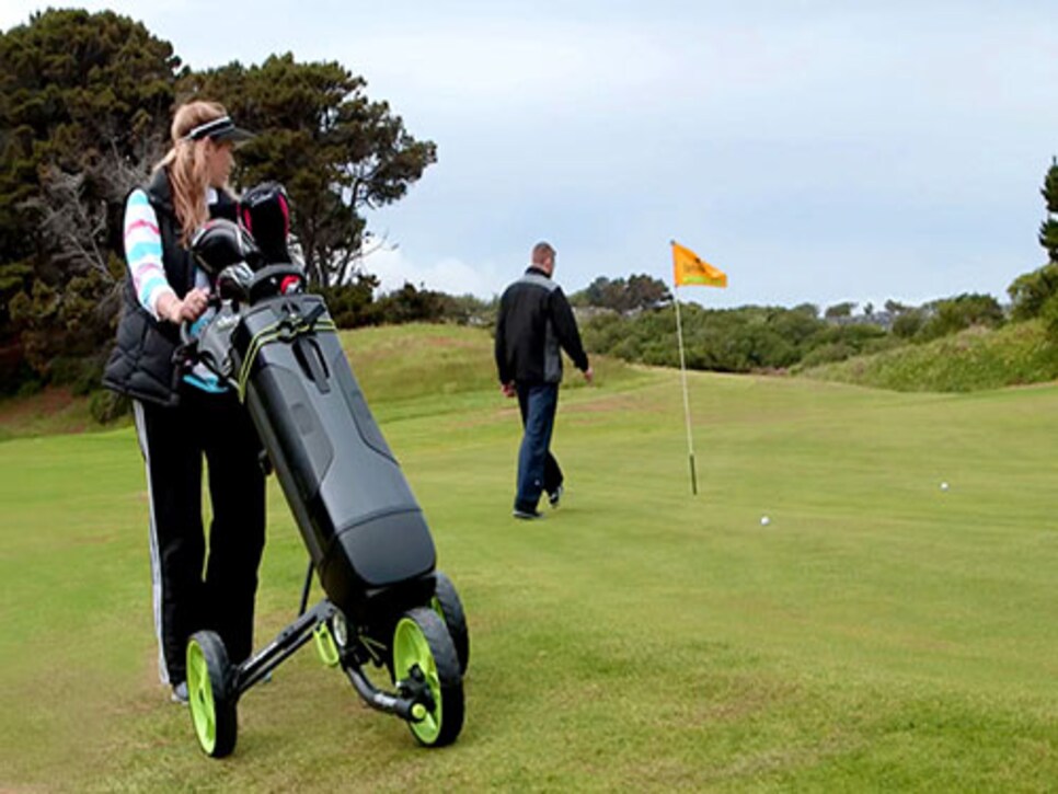 /content/dam/images/golfdigest/fullset/2015/07/20/55ad7b9dadd713143b42b9ef_blogs-the-loop-loop-golfpod-playing-500.jpg