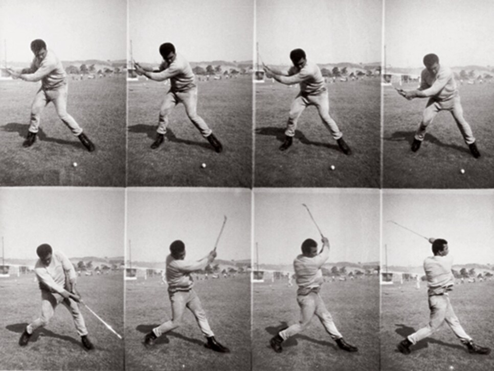 /content/dam/images/golfdigest/fullset/2015/07/20/55ad7ba3b01eefe207f7072a_blogs-the-loop-the-loop-muhammad-ali-swing.jpg