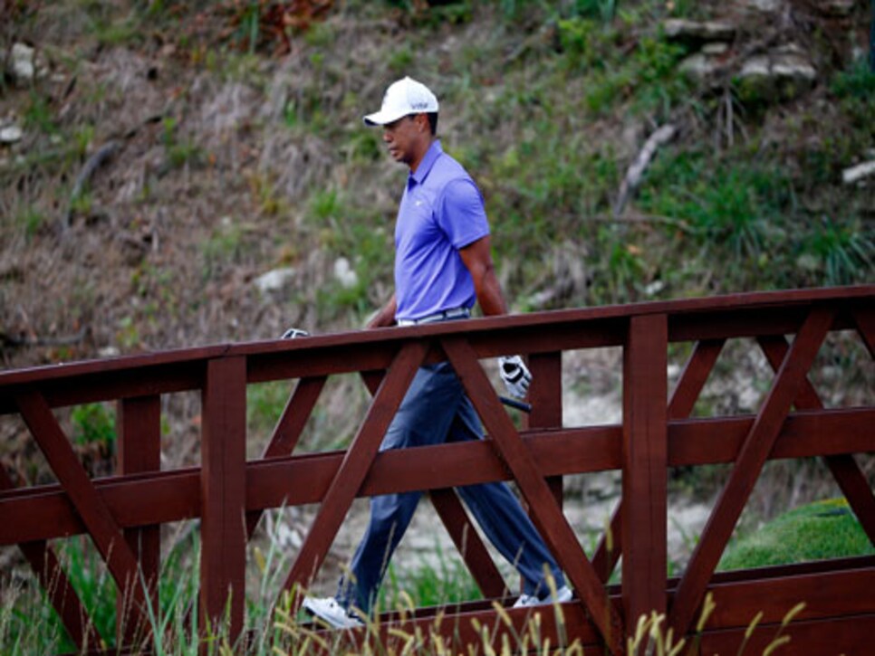 /content/dam/images/golfdigest/fullset/2015/07/20/55ad7bc2b01eefe207f708c6_blogs-the-loop-blog-tiger-woods-shed-1202.jpg