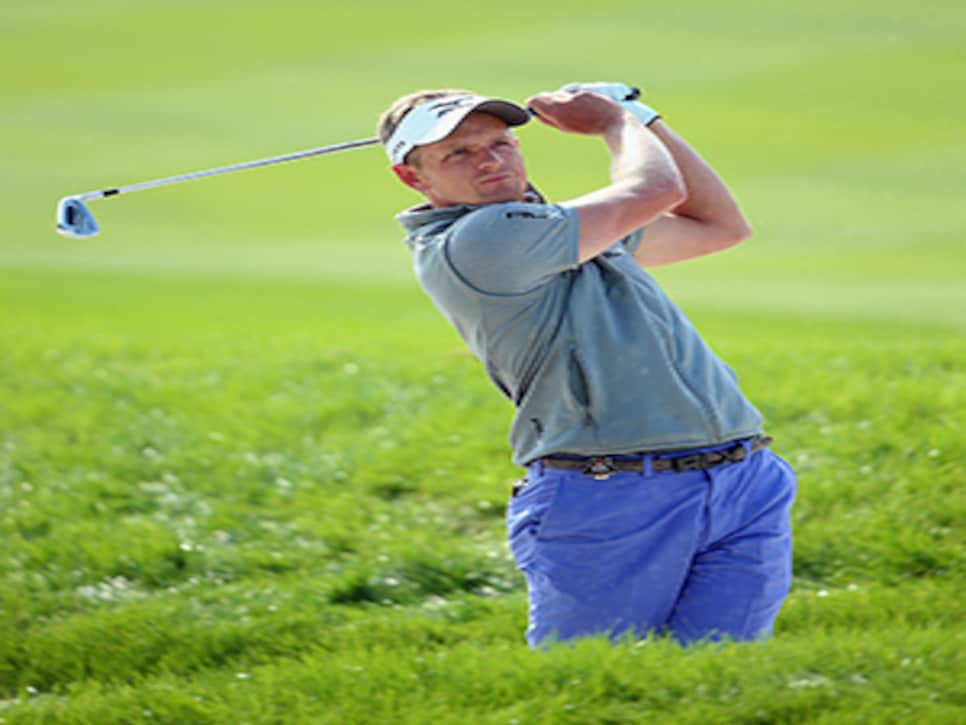 /content/dam/images/golfdigest/fullset/2015/07/20/55ad7bd8b01eefe207f70a1b_blogs-the-loop-loop-luke-donald-vest-350.jpg