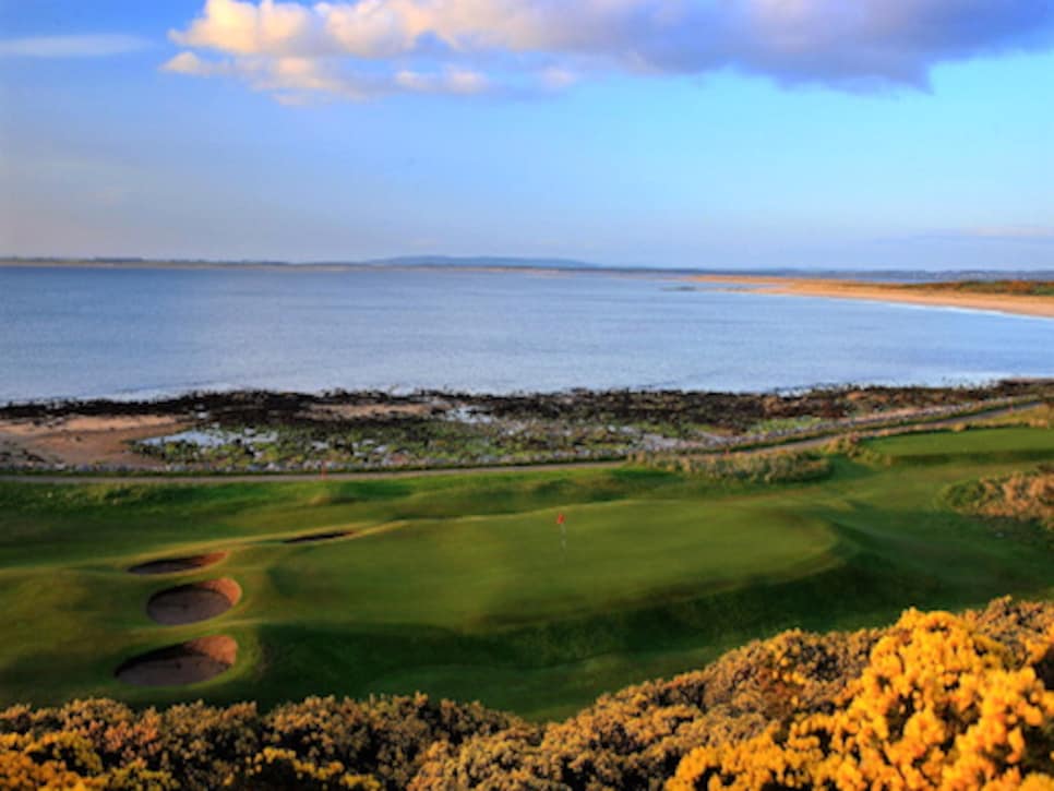 /content/dam/images/golfdigest/fullset/2015/07/20/55ad7beab01eefe207f70b3f_blogs-the-loop-Dornoch.jpg