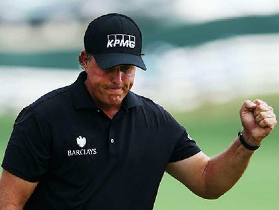 /content/dam/images/golfdigest/fullset/2015/07/20/55ad7c23b01eefe207f70e63_blogs-the-loop-assets_c-2015-01-phil-mickelson-fitness-518-thumb-518x314-141334.jpg