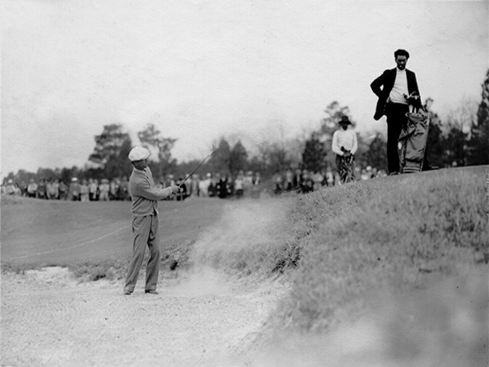 /content/dam/images/golfdigest/fullset/2015/07/20/55ad7c90b01eefe207f713fd_blogs-the-loop-loop-ben-hogan-pinehurst-bunker-560.jpg