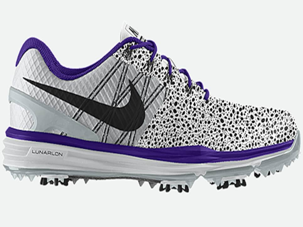 /content/dam/images/golfdigest/fullset/2015/07/20/55ad7cf5add713143b42cc2e_blogs-the-loop-assets_c-2015-05-blog-rory-shoe-sat-560-thumb-560x315-158005.jpg