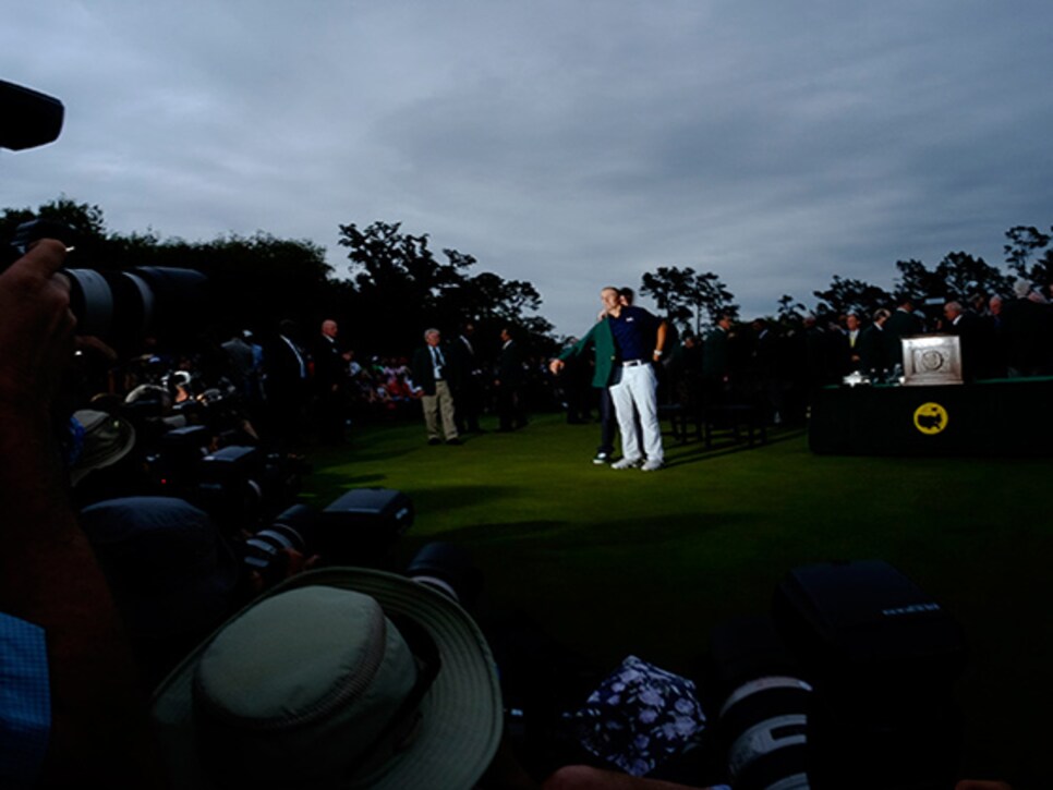 /content/dam/images/golfdigest/fullset/2015/07/20/55ad7d15add713143b42cdf7_blogs-the-loop-loop-spieth-wide-green-jacket-560.jpg