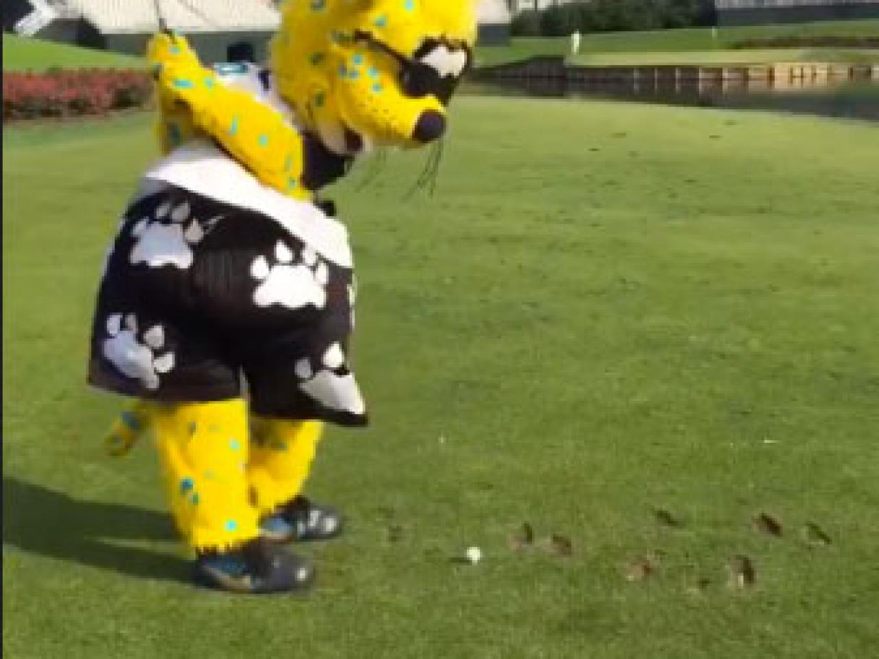 VIDEO: Jaguars mascot shot with paintballs after lost Colts bet 