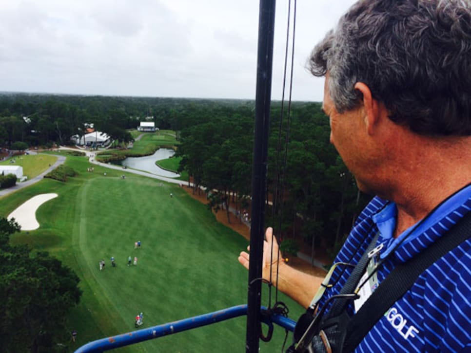 /content/dam/images/golfdigest/fullset/2015/07/20/55ad7d45b01eefe207f71db2_blogs-the-loop-blog-boeddeker-crane.jpg