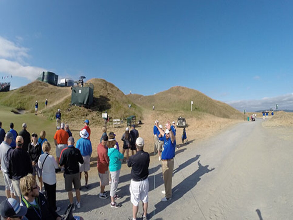 /content/dam/images/golfdigest/fullset/2015/07/20/55ad7d76b01eefe207f72073_blogs-the-loop-assets_c-2015-06-spectators-bag-560-thumb-560x349-158502.jpg