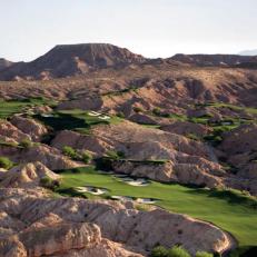 An elevated tee tempts you to cut the corner at Wolf Creek\'s 429-yard second.