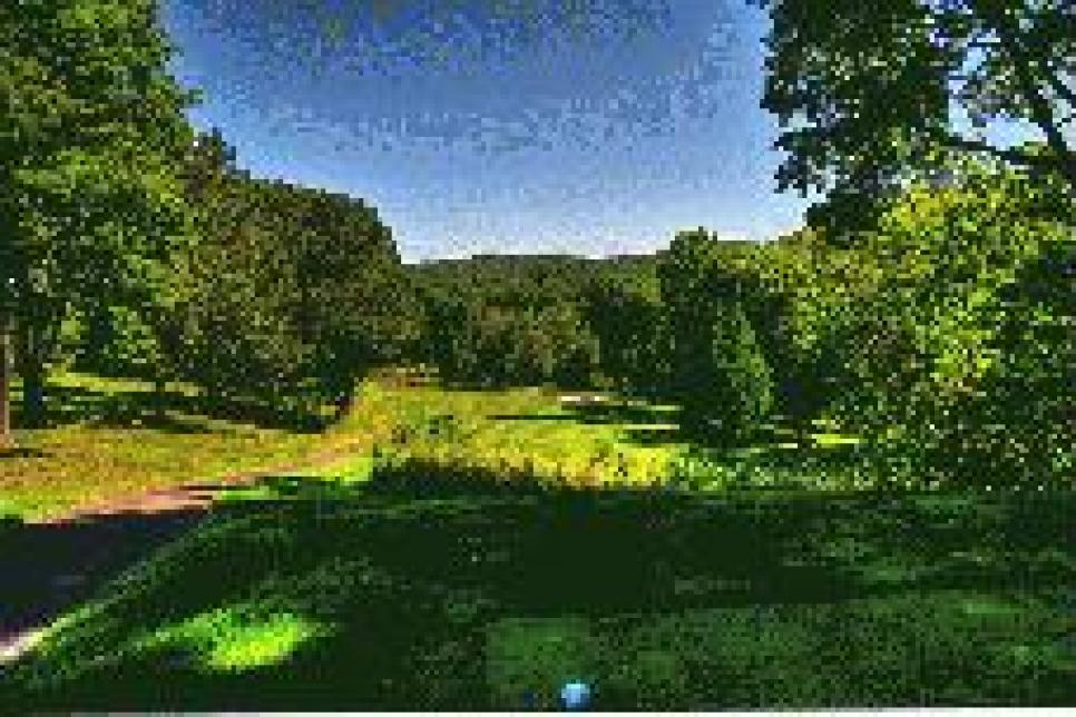 golf-courses-blogs-golf-real-estate-assets_c-2009-08-Morefar-thumb-230x152-4721.jpg