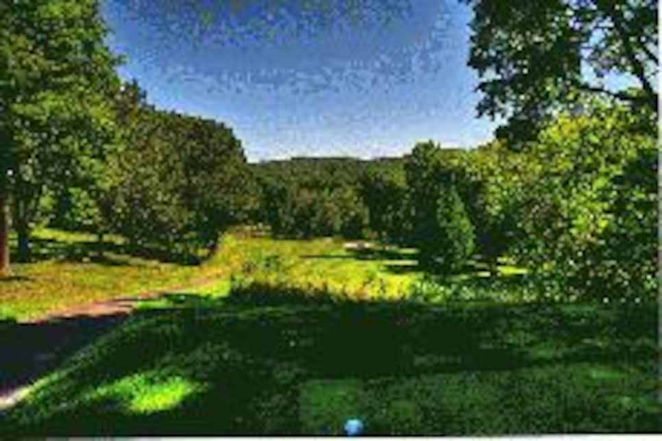 golf-courses-blogs-golf-real-estate-assets_c-2009-08-Morefar-thumb-230x152-4721.jpg