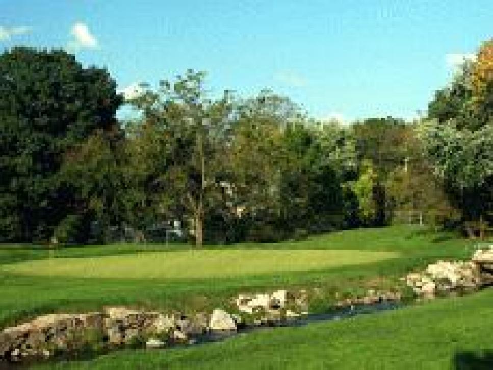 golf-courses-blogs-golf-real-estate-assets_c-2009-08-lulu-thumb-230x172-4402.jpg