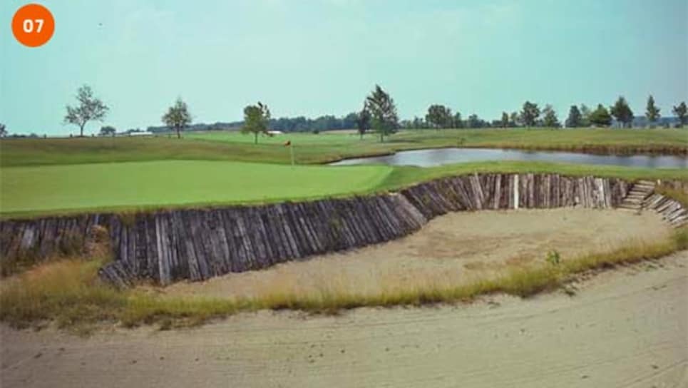 courses-2008-11-cosl07_whittenbunker.jpg