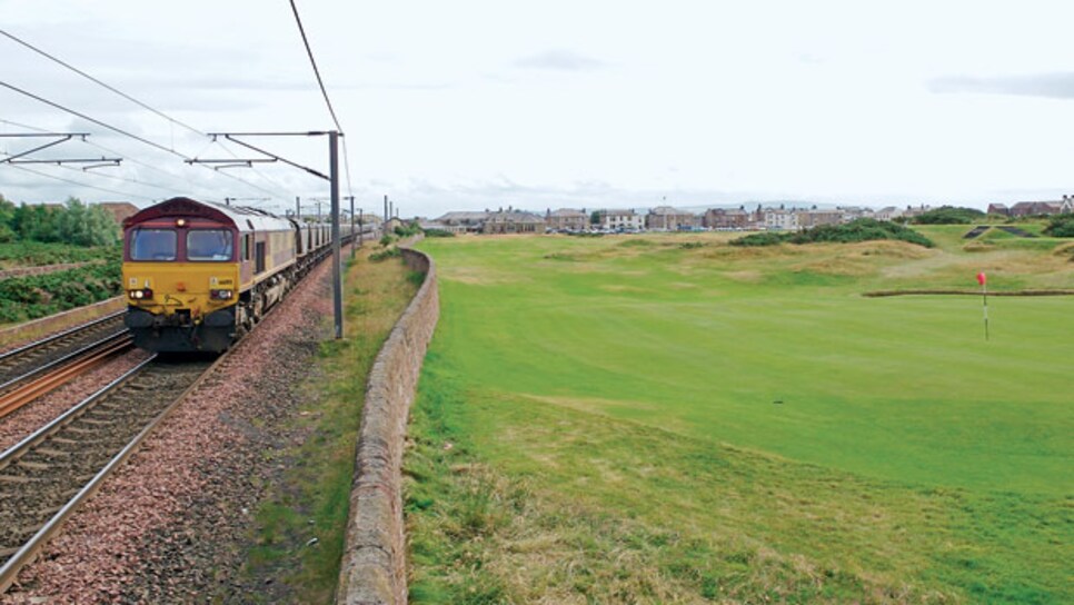 courses-2007-07-coar01_train_uktravel_prestwick.jpg