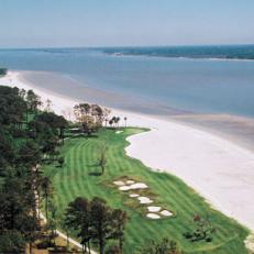 Shore enough: The 18th hole at Daufuskie\'s Melrose Course hugs the Atlantic Ocean.