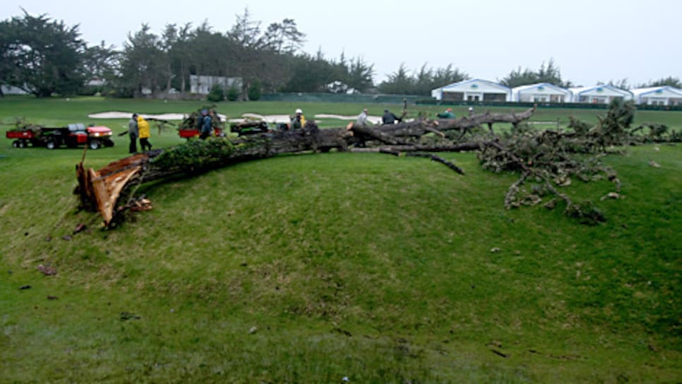 golfworld-2009-02-gwar01_090215pebblebeach.jpg